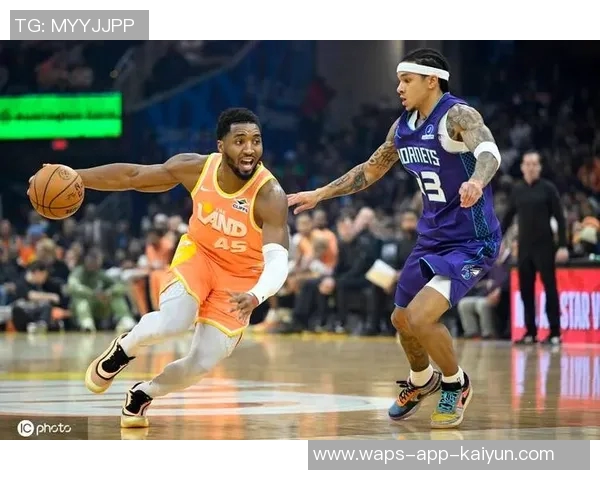 骑士队凭米切尔30分和加兰27分力克热火阿德巴约贡献24分9篮板表现出色